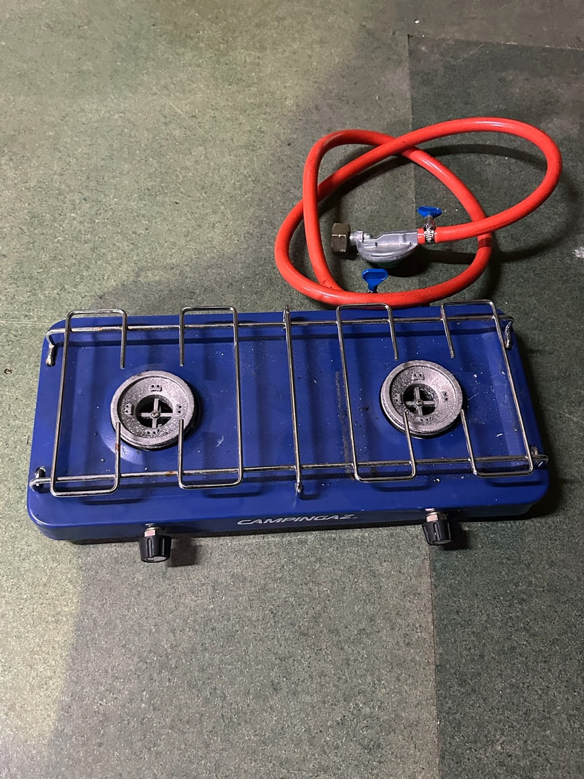 Campingaz 2-pits gasfornuis met gasslang, Ophalen of Verzenden, Zo goed als nieuw