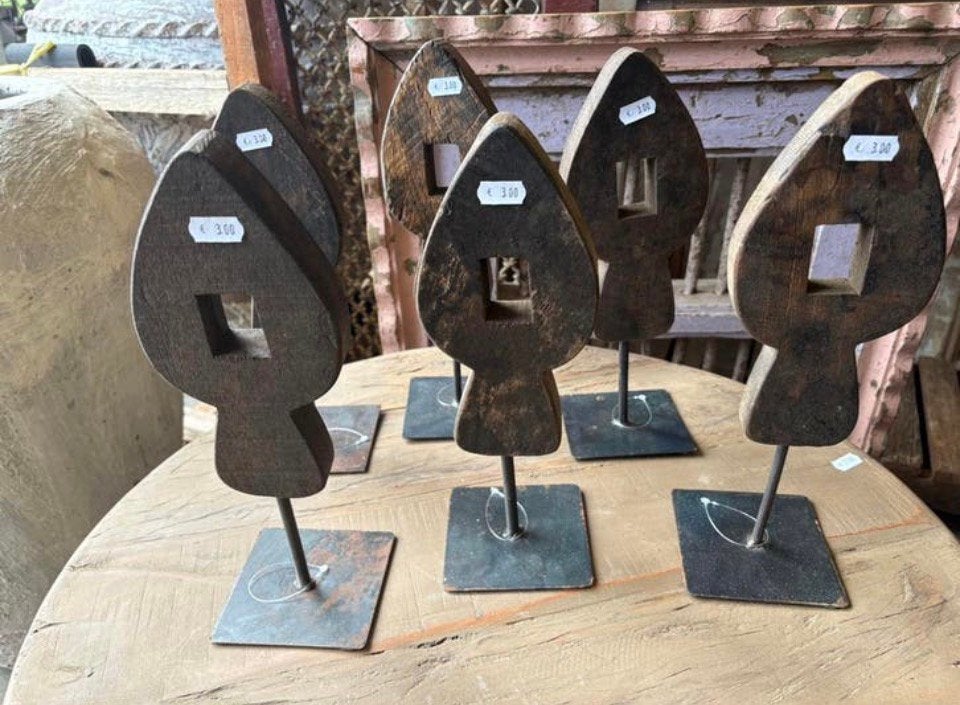 Houten ornament op ijzeren statief - OPRUIMING!, Hout, Nieuw, Ophalen of Verzenden, Nvt