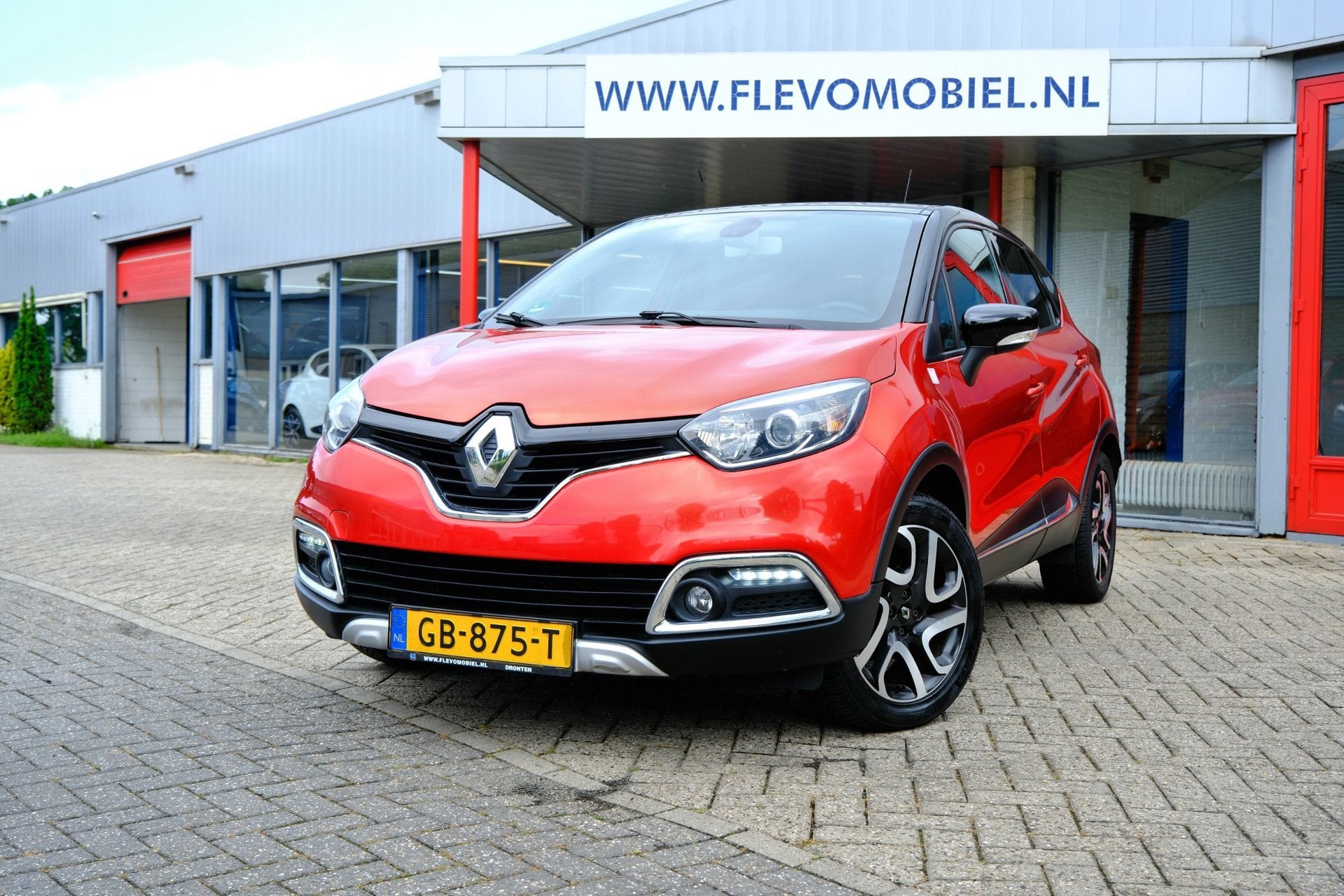 Renault Captur 0.9 TCe Helly Hansen Navi|Cam|Clima|Half Lede, Voorwielaandrijving, Gebruikt, 49 €/maand, Handgeschakeld