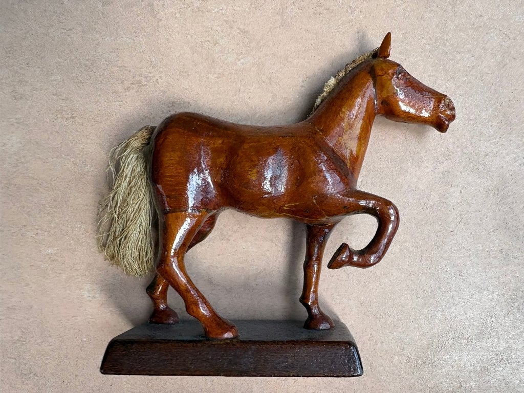 Vintage houten paardje, handgemaakt en gelakt, Antiek en Kunst, Curiosa en Brocante, Ophalen of Verzenden