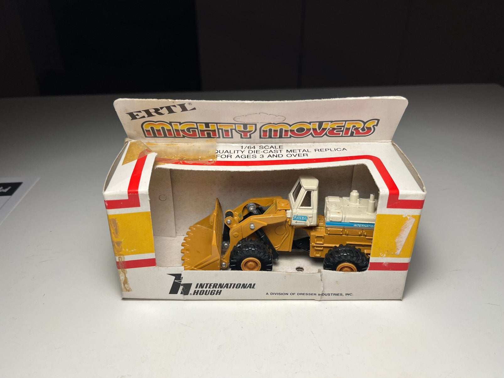 ERTL - International Hough Wheel Loader - Schaal 1:64, Verzenden, Zo goed als nieuw, Tractor of Landbouw