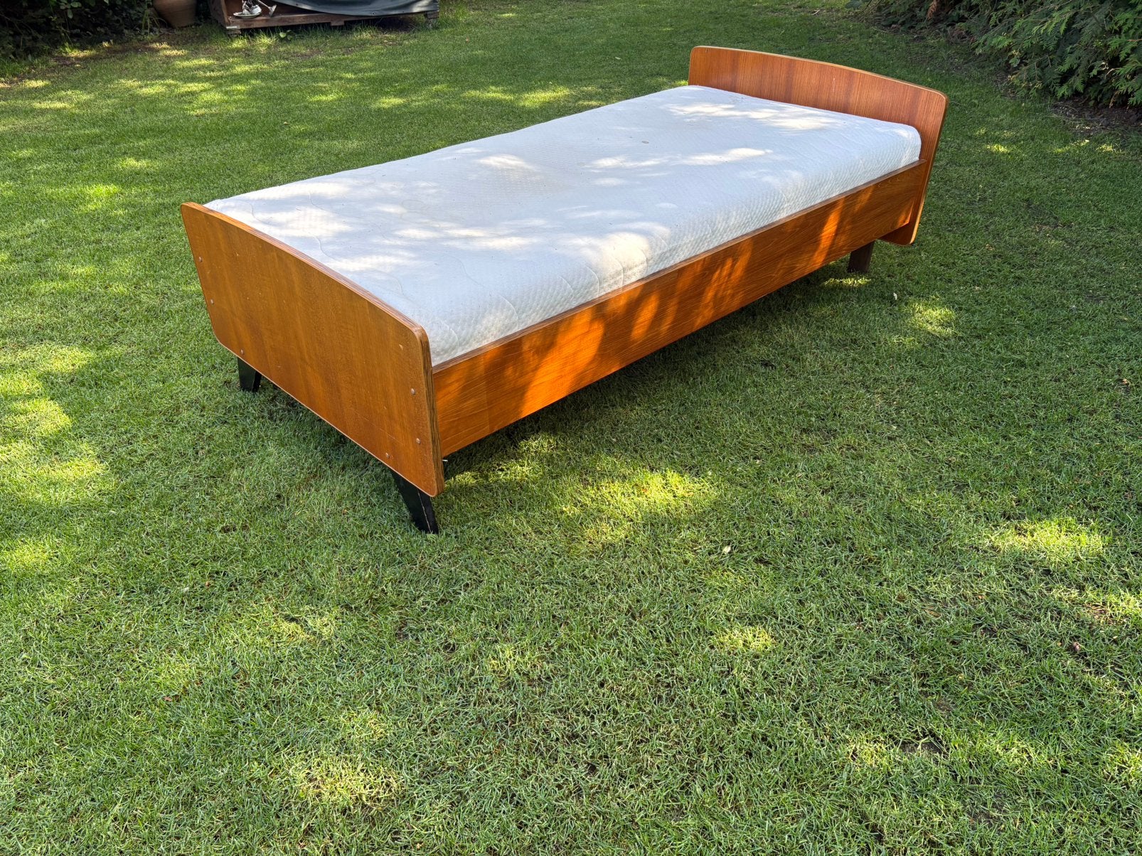 Leuk antiek bed, Antiek en Kunst, Antiek | Meubels | Bedden, Ophalen