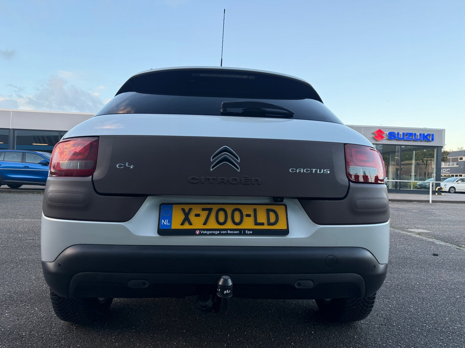 Citroen C4 Cactus 1.2 PureTech Shine I Camera I Cruise contr, Voorwielaandrijving, Euro 5, Stof, Gebruikt