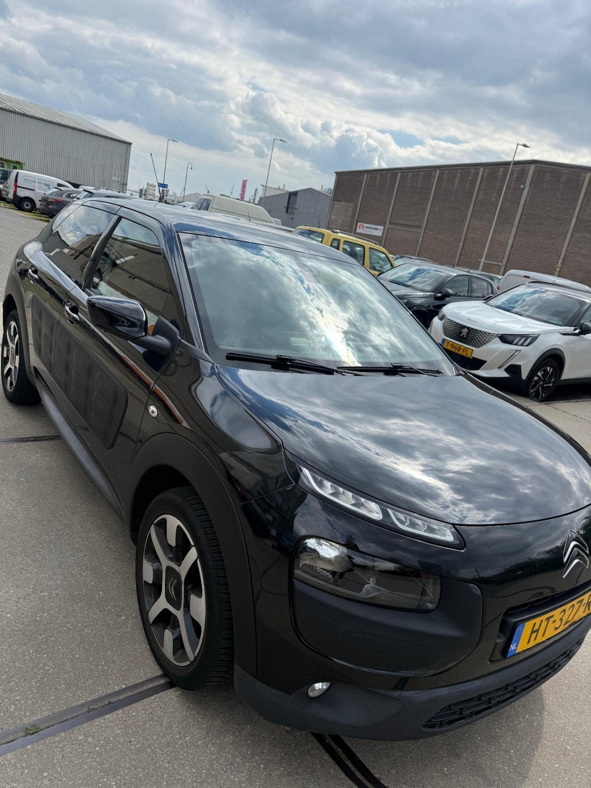 Citroën C4 Cactus 1.2 E-thp 110 2016 Zwart, Auto's, Citroën, Voorwielaandrijving, Stof, 40 €/maand, Zwart