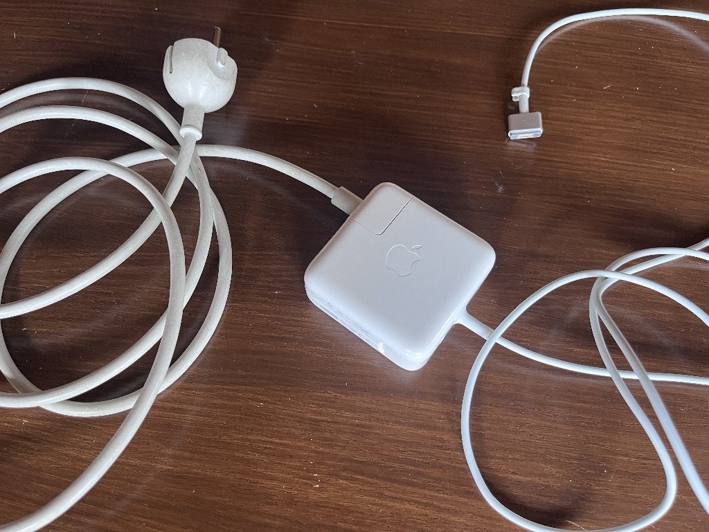 Originele Apple 45W MagSafe 2 oplader MacBook Air z.g.a.n., Computers en Software, Laptop-opladers, Ophalen of Verzenden, Zo goed als nieuw