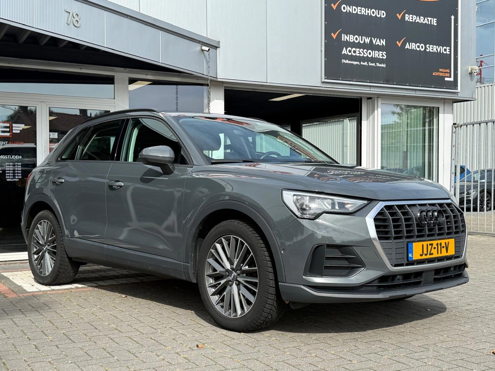 Audi Q3 35 TFSI Advanced Pro Line | B&O | Keyless, Dealer onderhouden, Stof, Zwart, 4 cilinders
