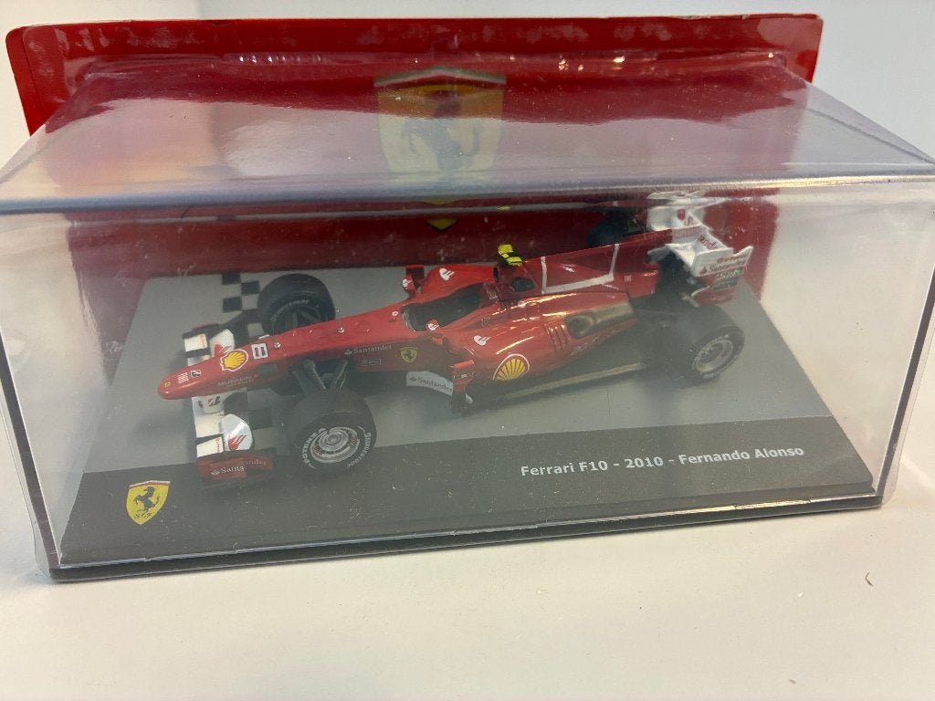 39259: Ferrari F10 - Fernando Alonso - 2010 - Atlas 1:43, Auto, Nieuw, Ophalen of Verzenden, Bachsatztstr. 54 D 72131 Ofterdingen, Germany