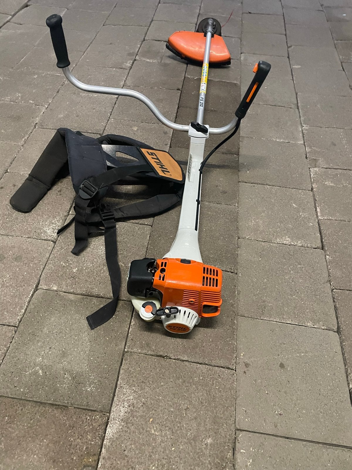 Stihl bosmaaier FS 310 - Zeer weinig gebruikt, Ophalen, Zo goed als nieuw, Benzine