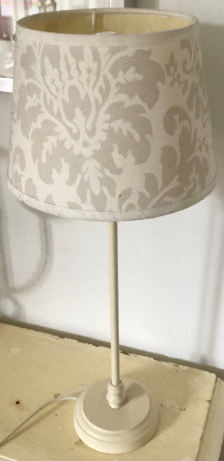 TAFELLAMP BAROK OFFWHITE 46,5 CM. HOOG, Gebruikt, Met schakelaar, Wit, Hout