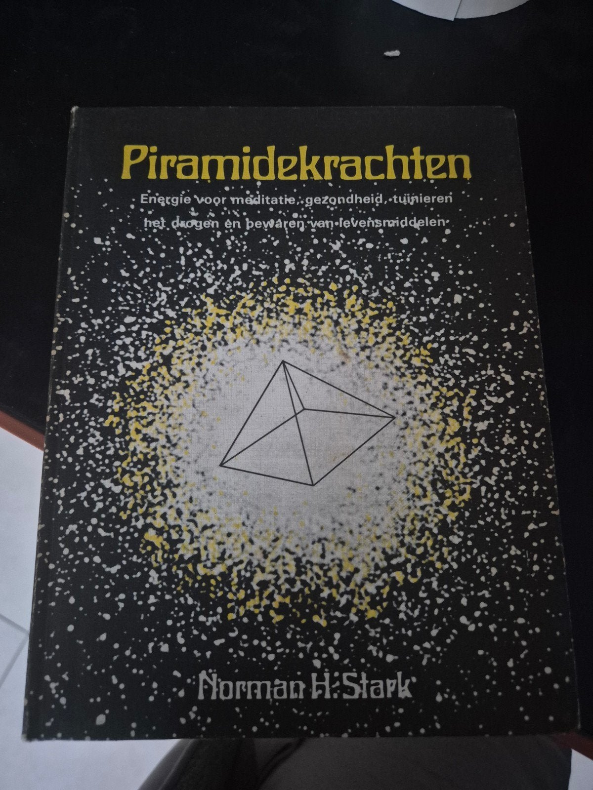 Piramidekrachten: Energie voor meditatie en gezondheid, Boeken, Gelezen, Achtergrond en Informatie, Spiritualiteit algemeen, Ophalen of Verzenden