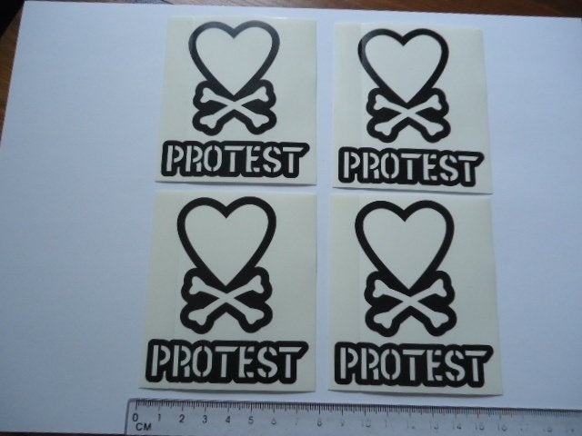 sticker PROTEST PIRAAT hart love surf skate outdoor 4x, Verzenden, Zo goed als nieuw