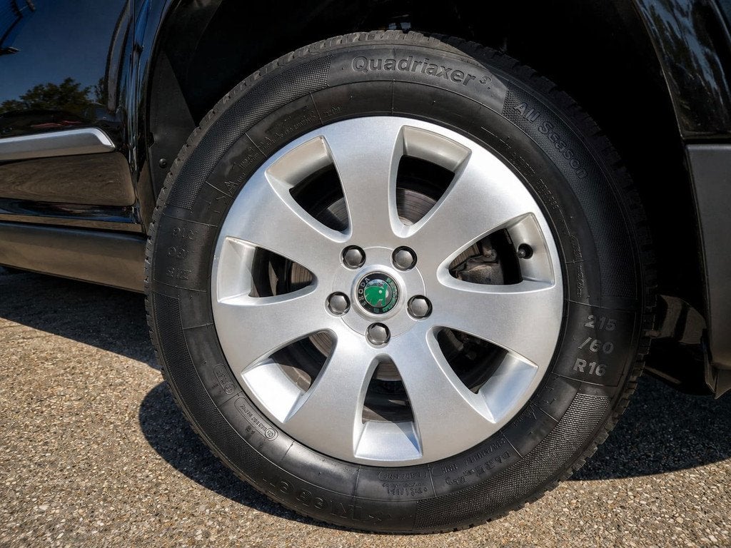 Skoda Yeti 1.2 TSI Active Plus Volledig oh Pdc Ac Scherm, Auto's, Skoda, Euro 5, 4 cilinders, Zwart, Nieuw