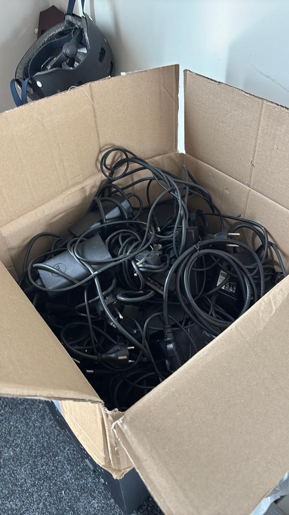 Grote partij Dell (Alienware) laptop laders, Computers en Software, Laptop-opladers, Refurbished, Ophalen of Verzenden