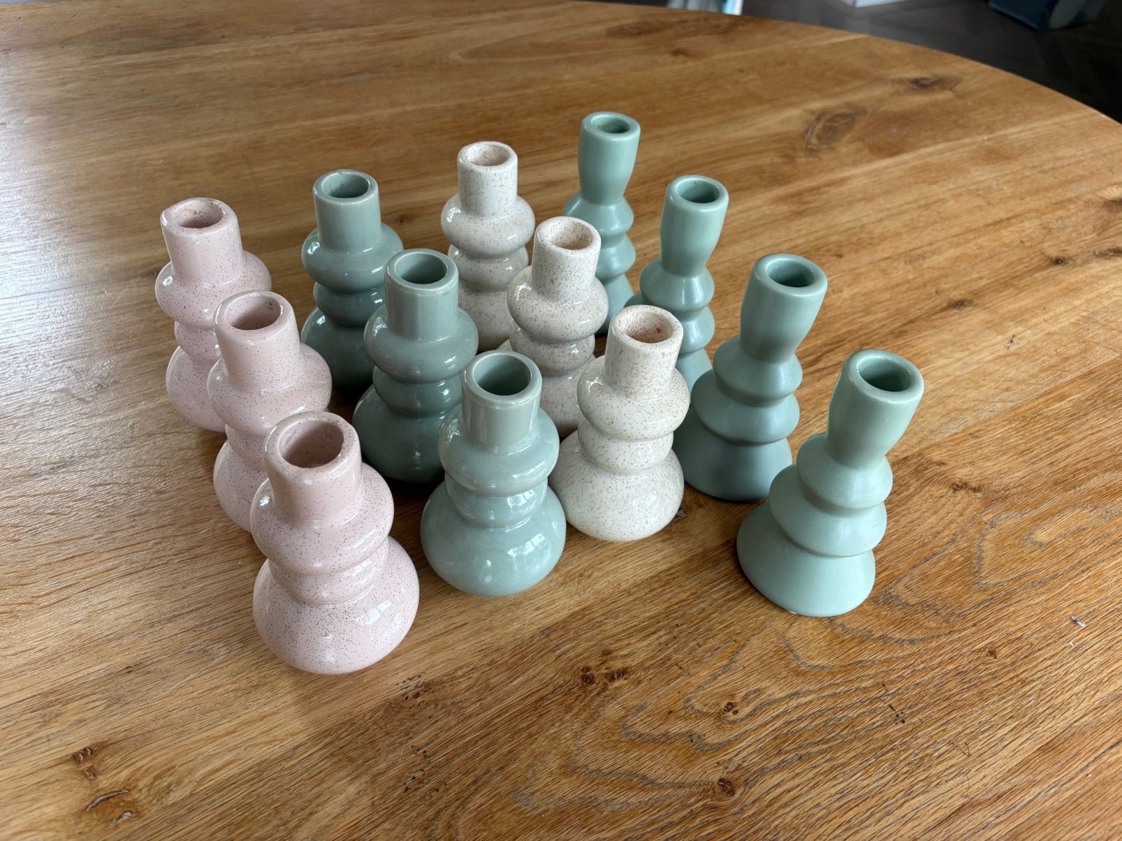 Kandelaren groen, oud roze, beige: 13 stuks, Ophalen of Verzenden, Zo goed als nieuw, Groen, 13 cm