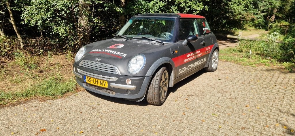Mini 1.6 16V Cooper 2003 Zwart, Auto's, 15 km/l, 4 cilinders, 4 stoelen, Leder en Stof
