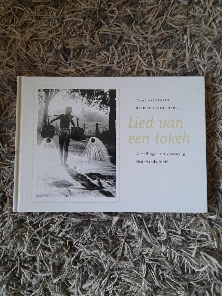 R. Schoonenberg - Lied van een tokeh, Ophalen of Verzenden, Zo goed als nieuw, R. Schoonenberg; T. Aeckerlin