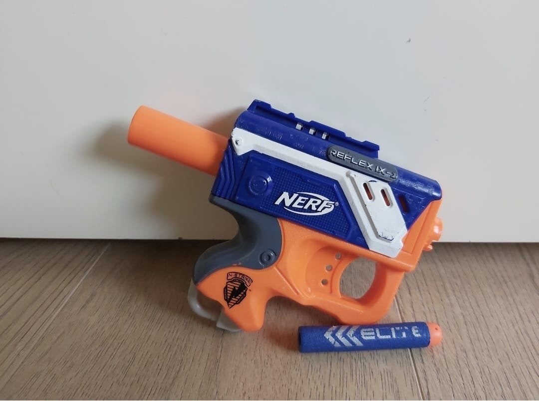 Grote Nerf collectie: pistolen, geweren, kogels en meer, Ophalen of Verzenden, Gebruikt