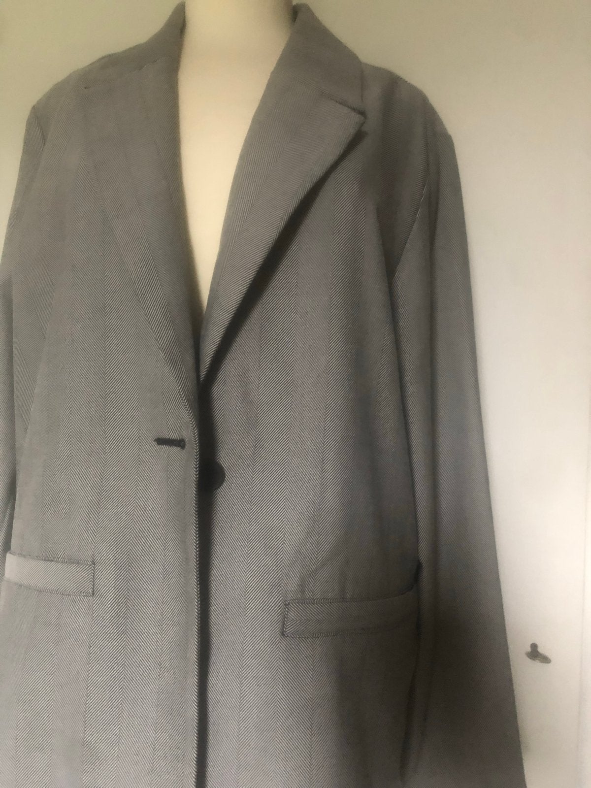 MONKI Blazer Maat M - Grijs met Visgraatpatroon, Maat 38/40 (M), Ophalen of Verzenden, Zo goed als nieuw, Jasje