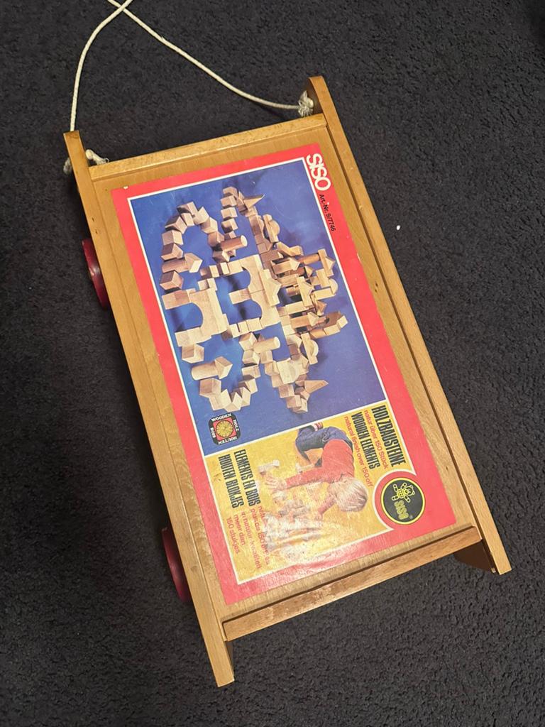 Verrijdbare blokken bouwbak. Klassiek goed., Ophalen, Zo goed als nieuw