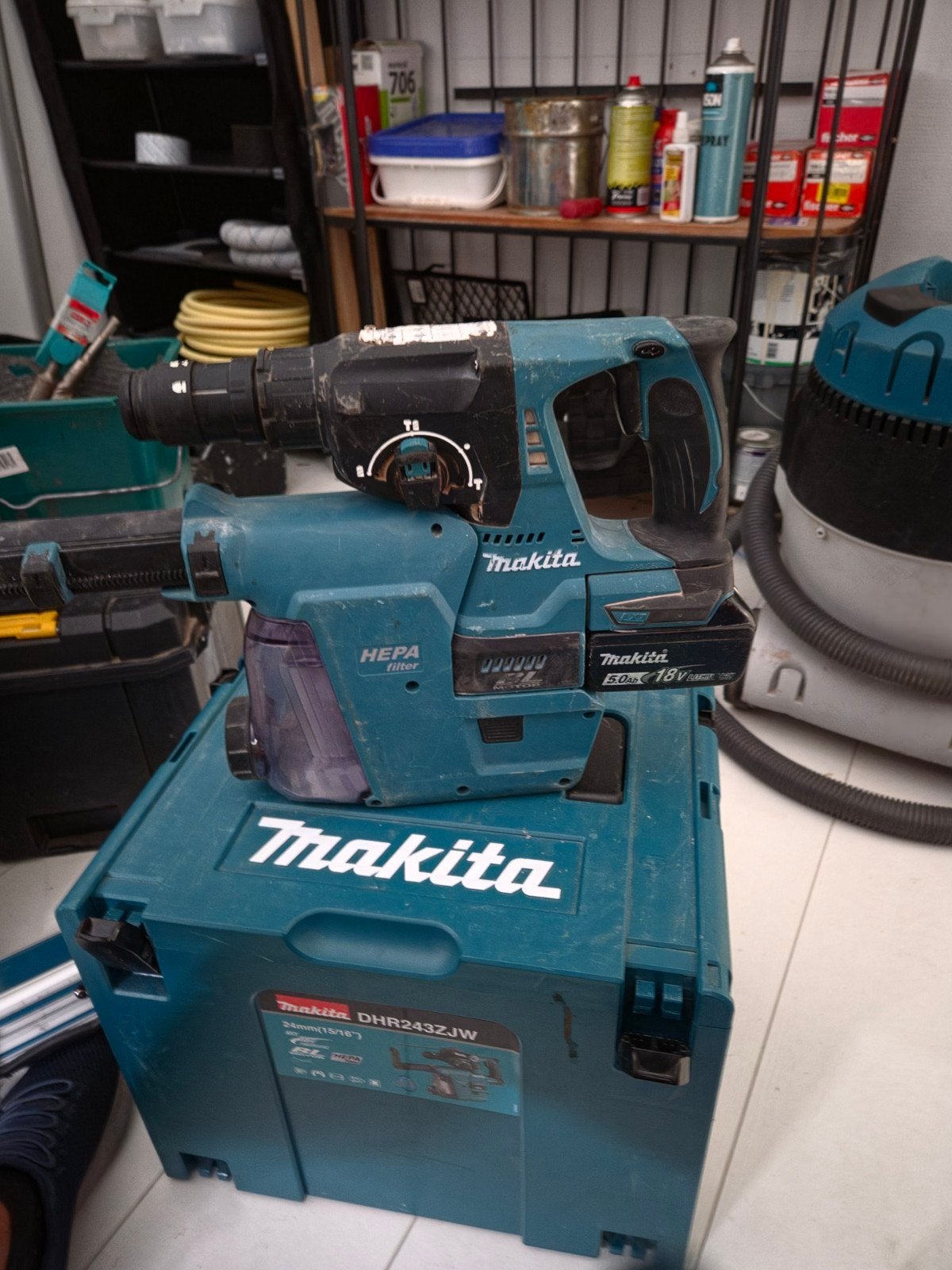 Makita DHR243ZJW Boorhamer met stofafzuiging en koffer, Ophalen, Boor- en/of Breekhamer, Klopboormechanisme, Gebruikt