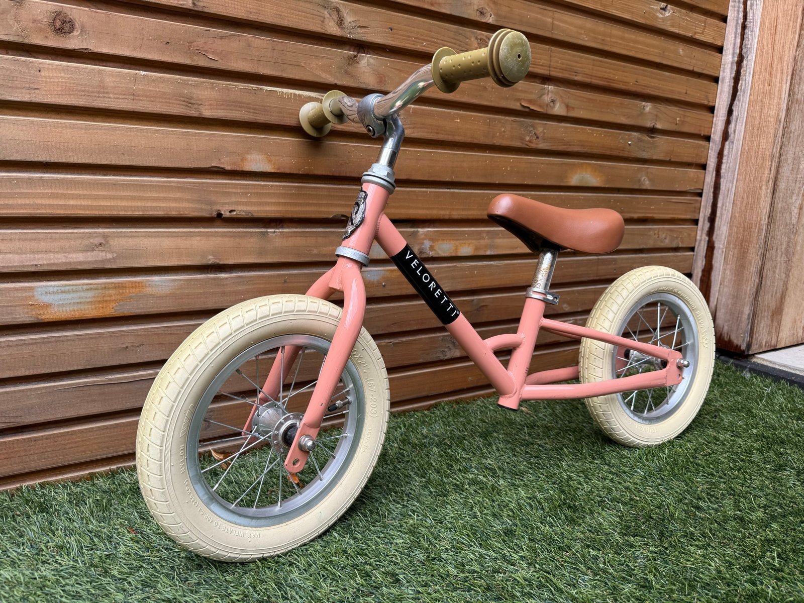 Veloretti loopfiets roze - Zo goed als nieuw, Ophalen, Zo goed als nieuw, 16 tot 20 inch