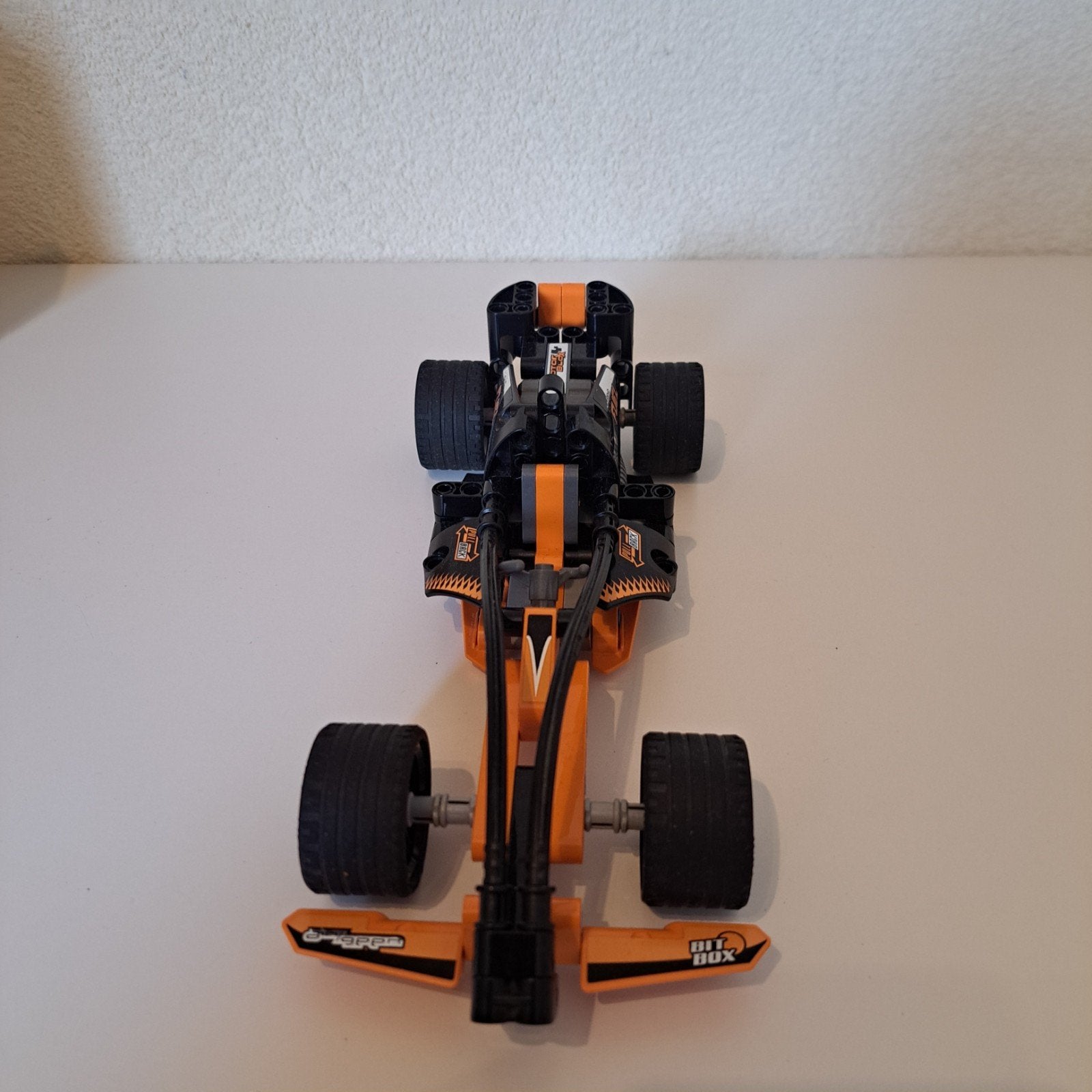 Foto 6 van Lego Technic 42026 Zwarte Racewagen.
42026 Zwarte Racewagen