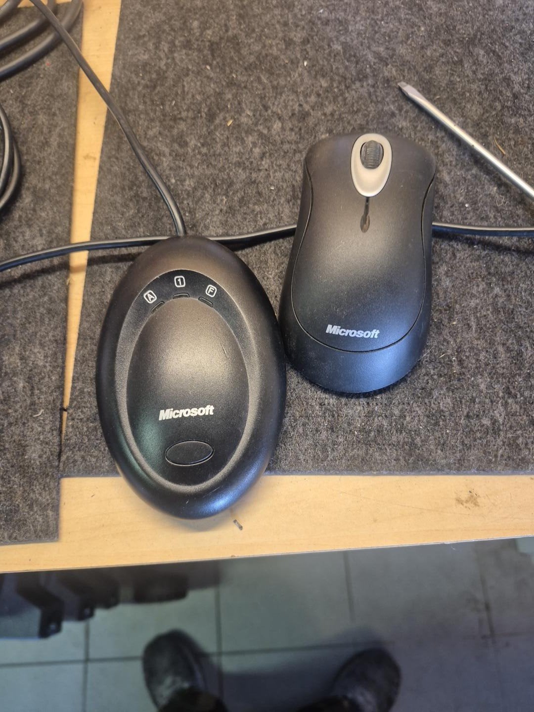 Microsoft draadloze muis + originele receiver 3.1, Rechtshandig, Muis, Gebruikt, Ergonomisch