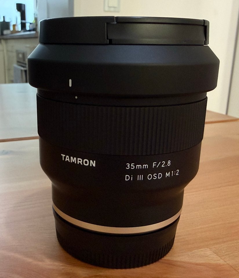 Tamron 35mm F2.8 Sony FE, Ophalen, Zo goed als nieuw, Standaardlens