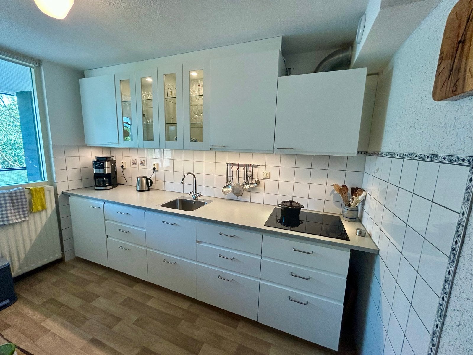 Complete enkelwandige KEUKEN met Liebherr koelkast, Ophalen, Zo goed als nieuw