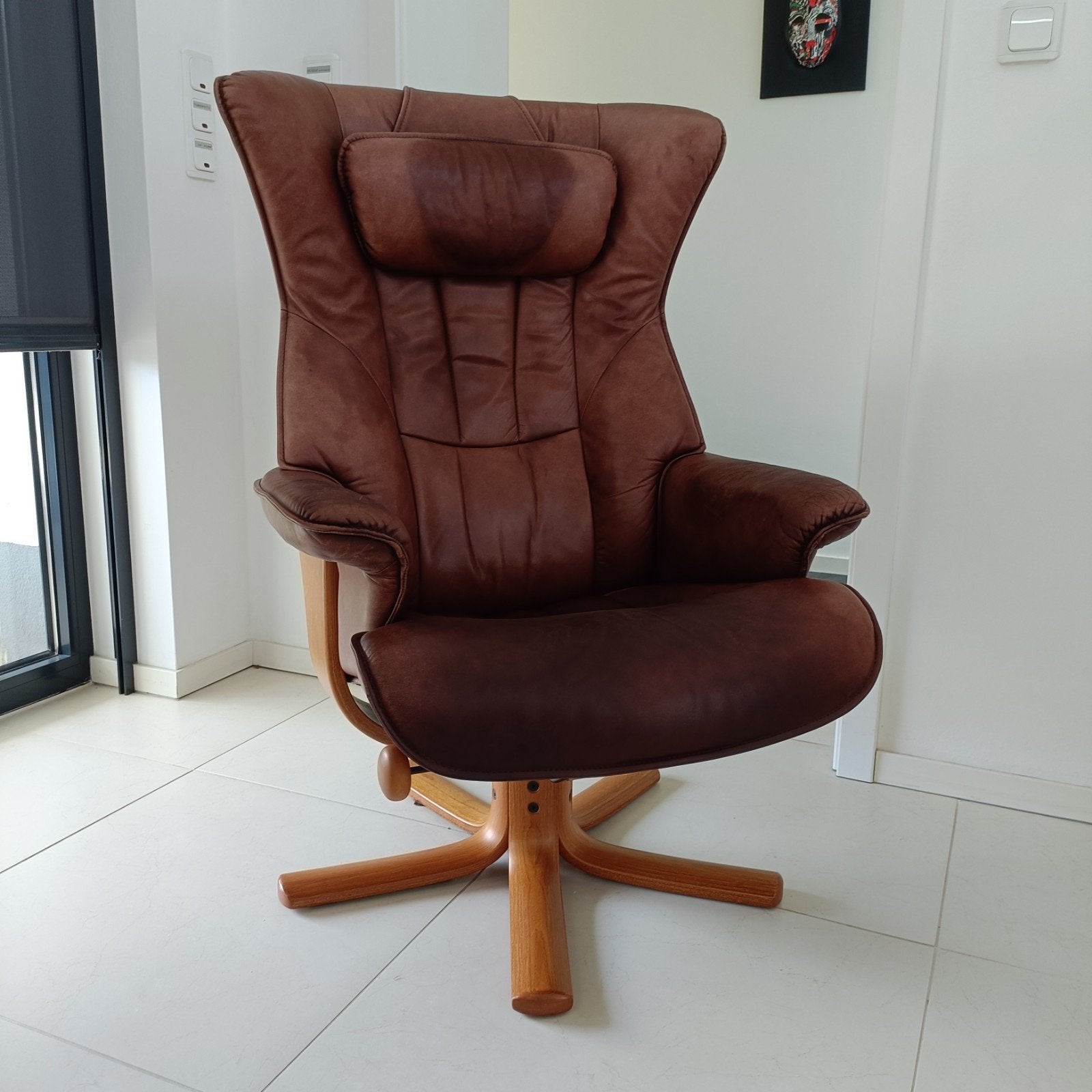 Hjellegjerde draaifauteuil, Ophalen, Gebruikt, Klassiek, Comfort, 75 tot 100 cm