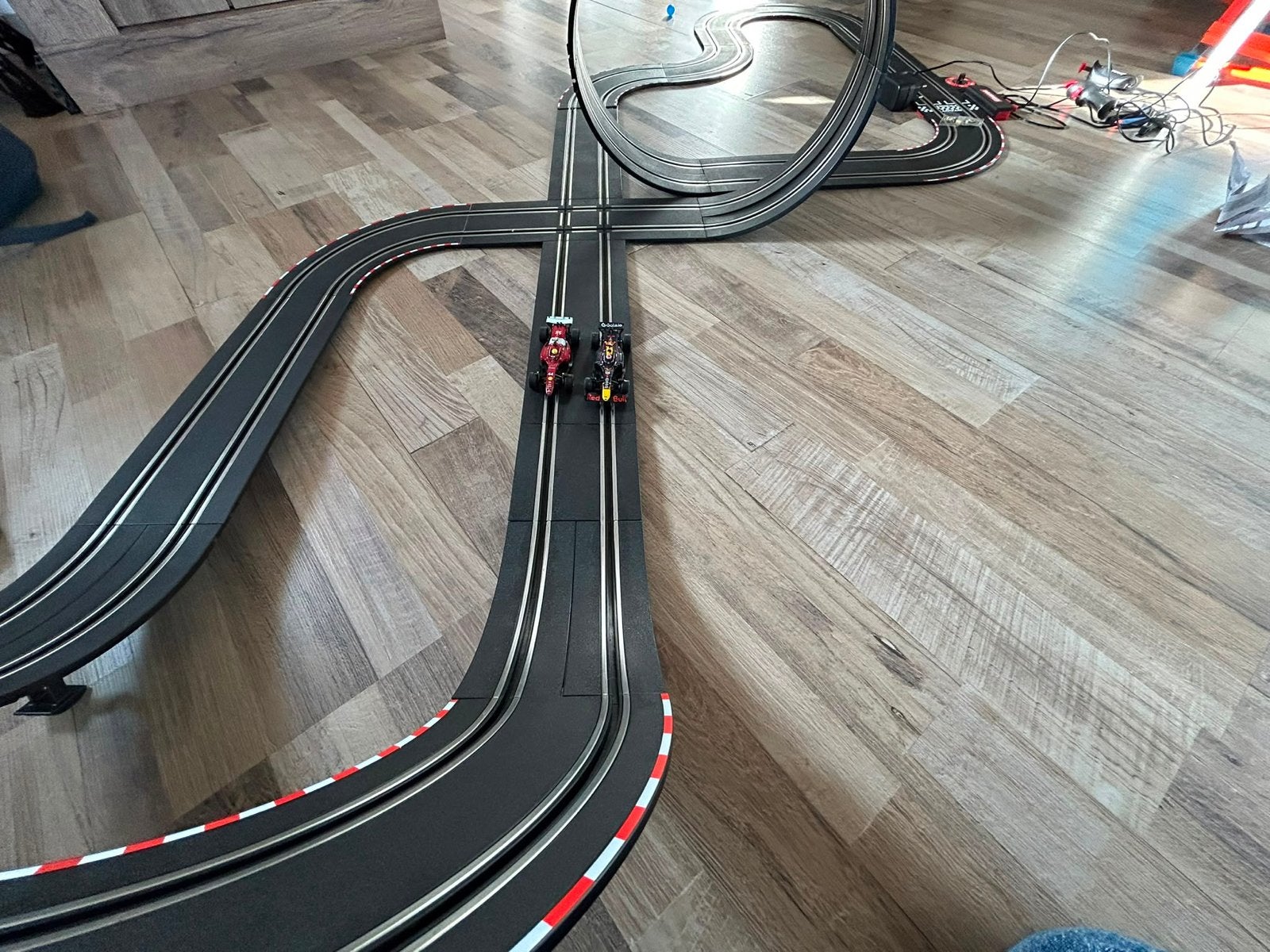 Carrera GO!!! Racebaan met Red Bull en Ferrari F1 auto's, Racebaan, Carrera, Ophalen of Verzenden, Zo goed als nieuw
