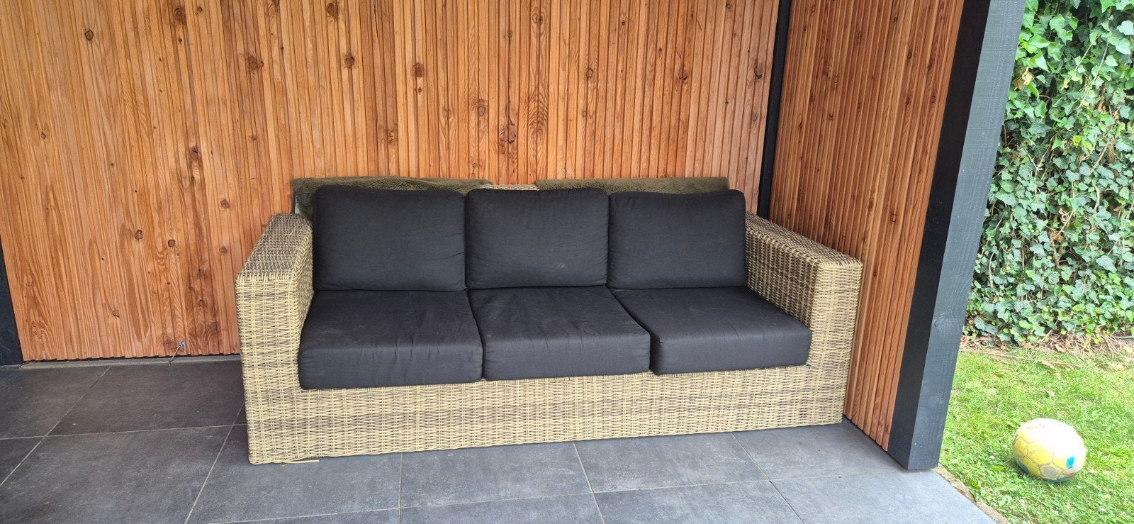 Gratis loungeset bank incl kussens - Kapot, Ophalen, Gebruikt, 3 zitplaatsen, Loungeset