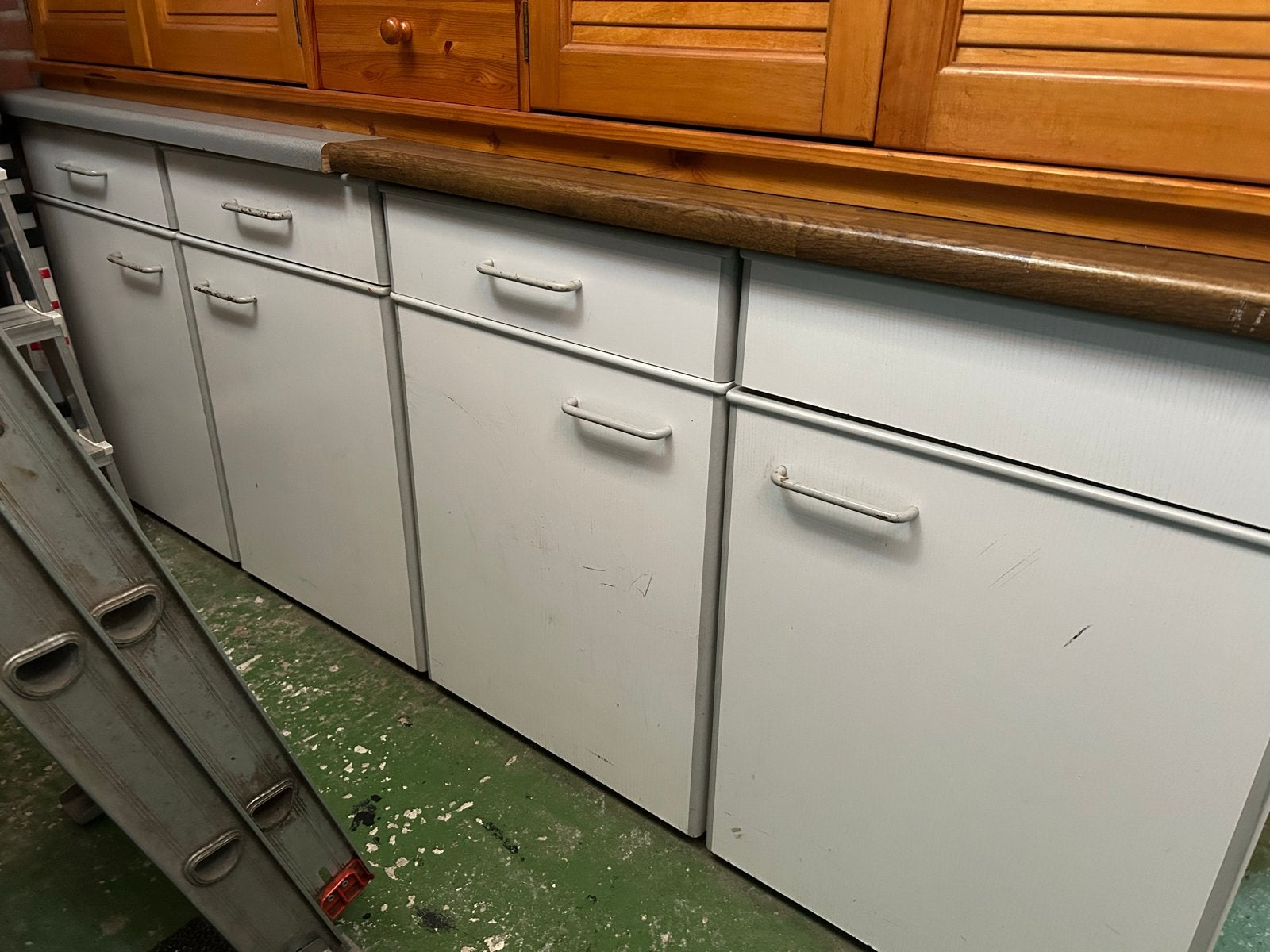 Keukenblok- Grijs wit, Huis en Inrichting, Ophalen, Gebruikt, 150 tot 200 cm, Minder dan 100 cm
