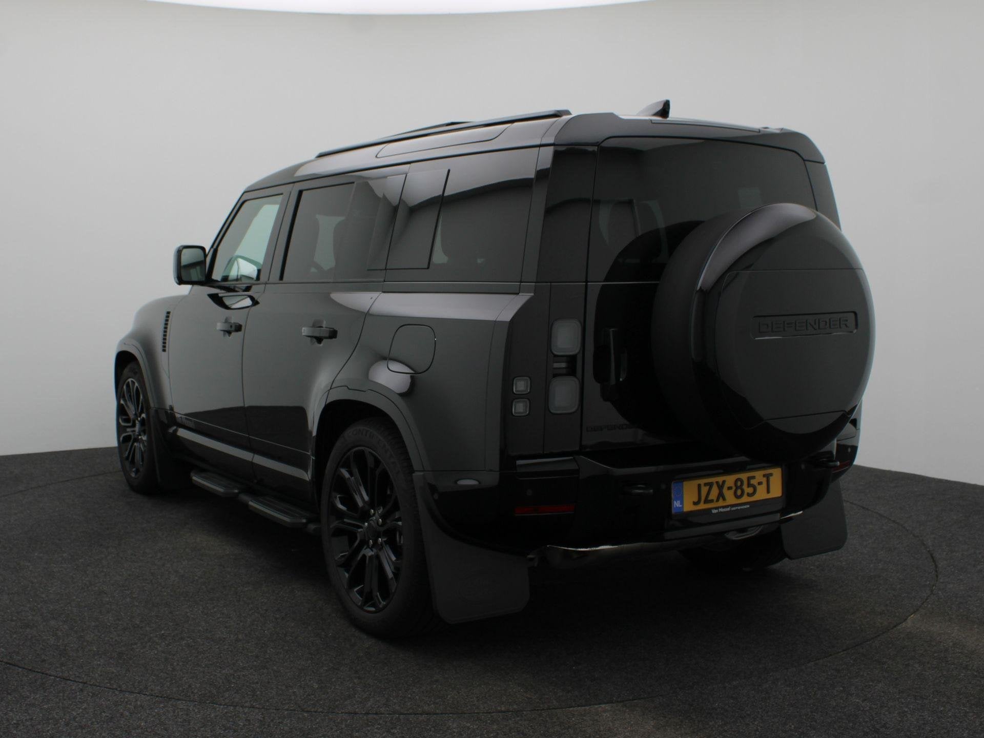 Land Rover Defender 110 2.0 P300e 110 X-Dynamic HSE | Octa v, Stof, Gebruikt, Euro 6, 150 min