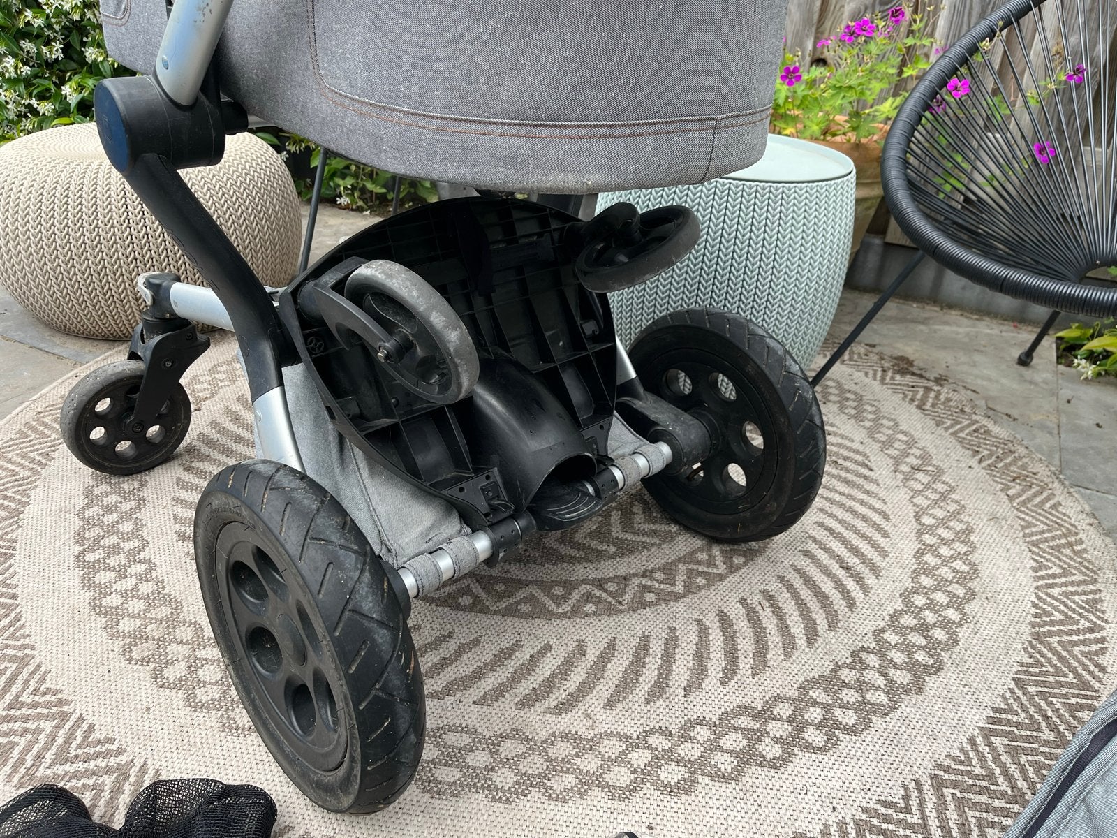 Foto 3 van Joolz Day 2 kinderwagen met reiswieg en accessoires