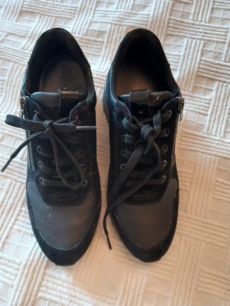 Geox sportieve zwarte dames schoenen - Maat 39, Kleding | Dames, Schoenen, Geox, Ophalen of Verzenden, Zo goed als nieuw, Sportschoenen