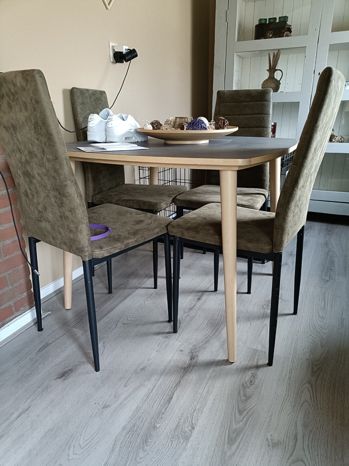 Moderne eettafel met 4 stoelen, Huis en Inrichting, Gebruikt, 100 tot 150 cm, Overige houtsoorten, Modern