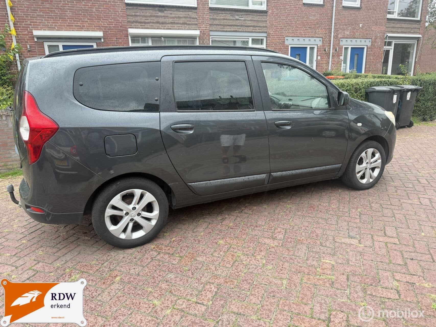 Dacia lodgy 1.2 ENGINE NOT GOOD, Auto's, Voorwielaandrijving, Euro 5, 7 stoelen, Wit