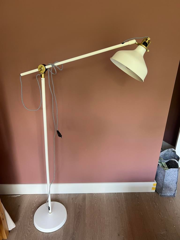 IKEA HEKTAR Vloerlamp - Wit, verstelbaar, E27 fitting, Ophalen, Zo goed als nieuw, Metaal, 150 tot 200 cm
