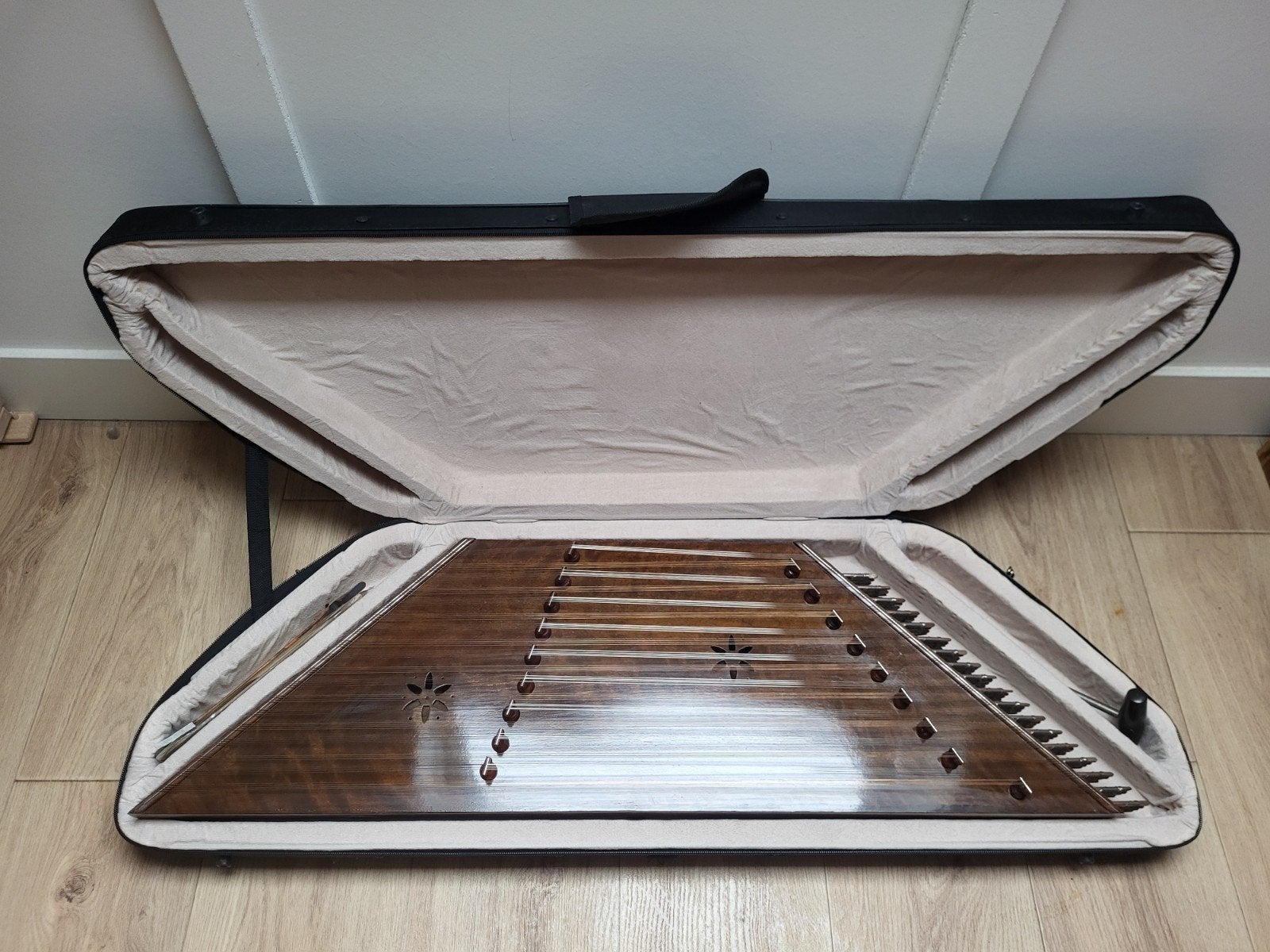 Traditionele Iraanse Santoor - Zo goed als nieuw, met koffer, Muziek en Instrumenten, Snaarinstrumenten | Overige, Ophalen of Verzenden