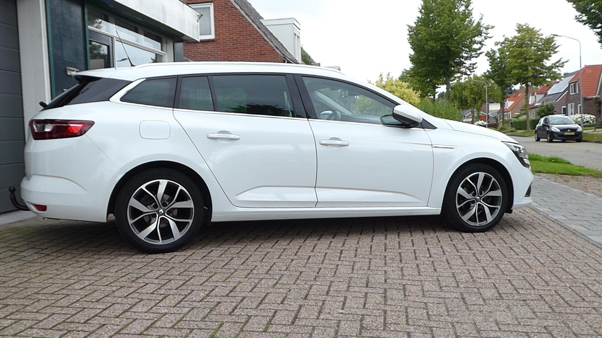 Renault Megane Estate 1.2 TCe Bose in opdracht particulier., Auto's, Voorwielaandrijving, 101 pk, Gebruikt, 4 cilinders