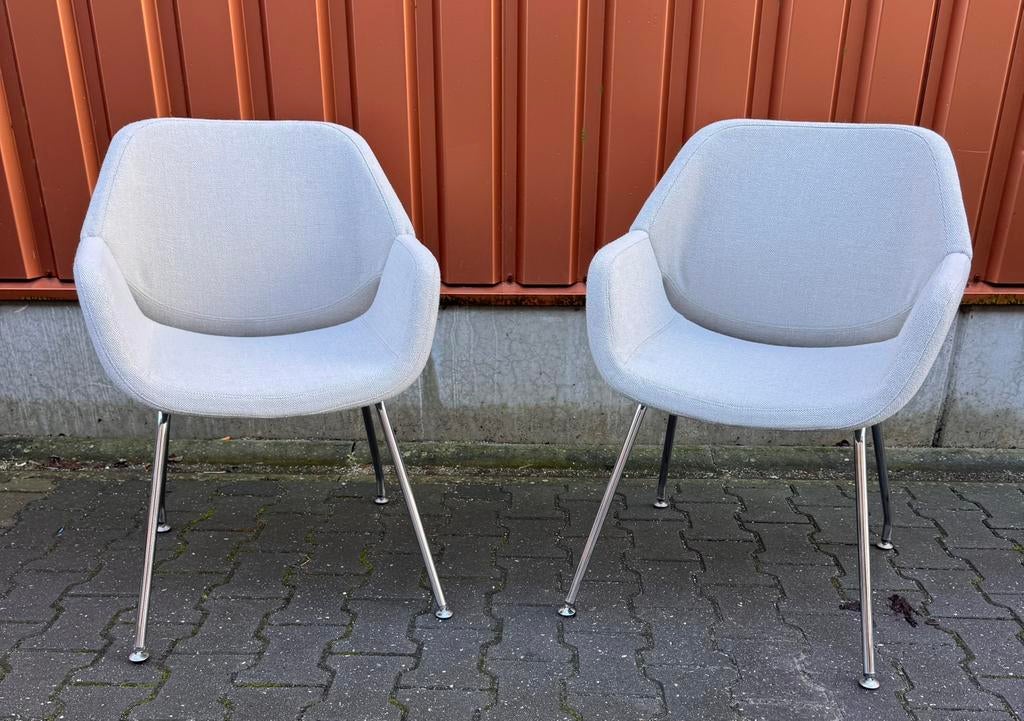 Artifort Gap stoel Khodi Feiz - kleur licht grijs - zgan, Huis en Inrichting, Stoelen, Ophalen, Luxe design, Nieuw, Nvt