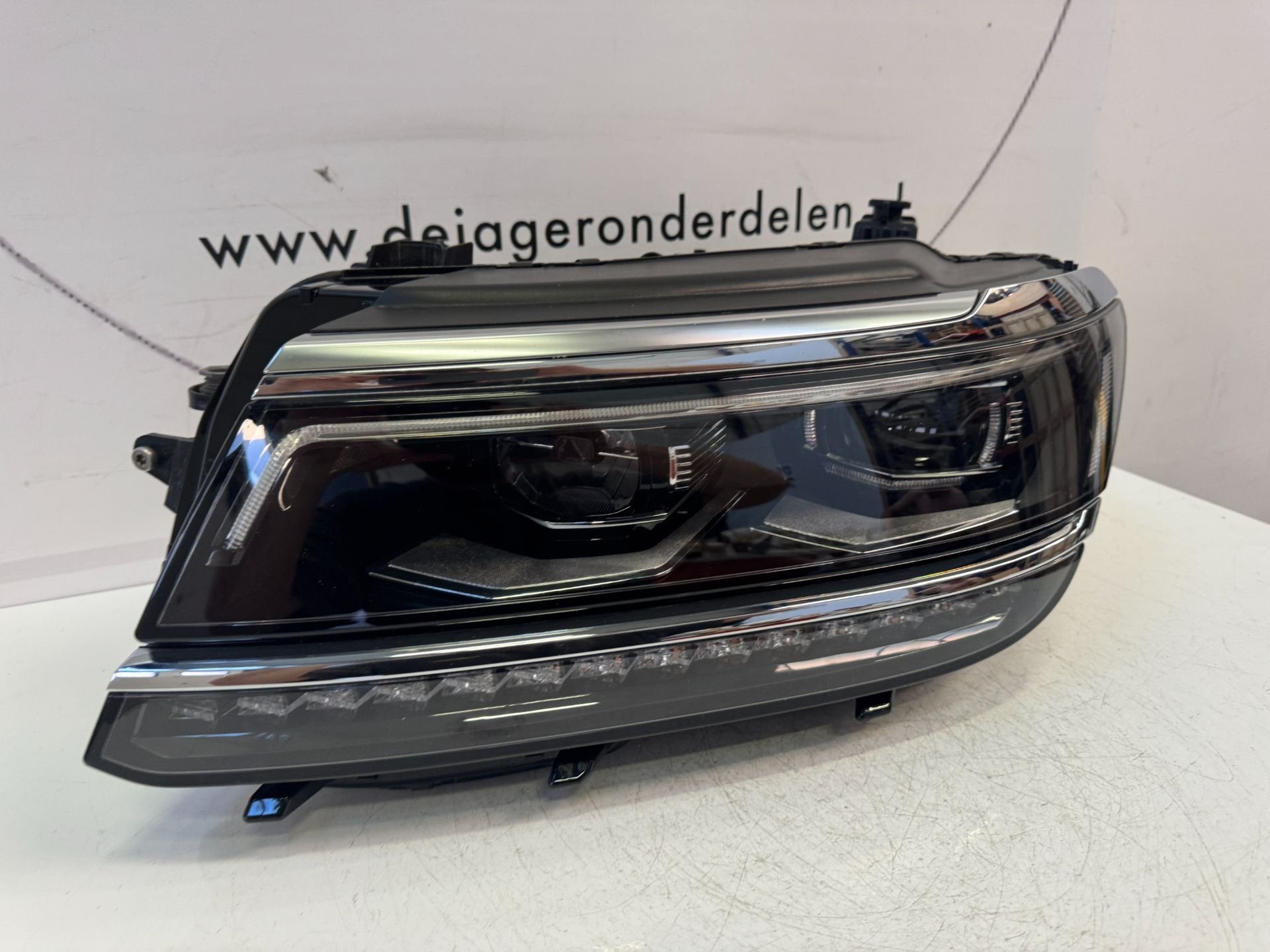 VW TIGUAN 5NA 5NB VOL LED KOPLAMP LINKS 5NB941081A, Gebruikt, Volkswagen, Volkswagen AG, Berliner Ring 2
38440  Wolfsburg, DE