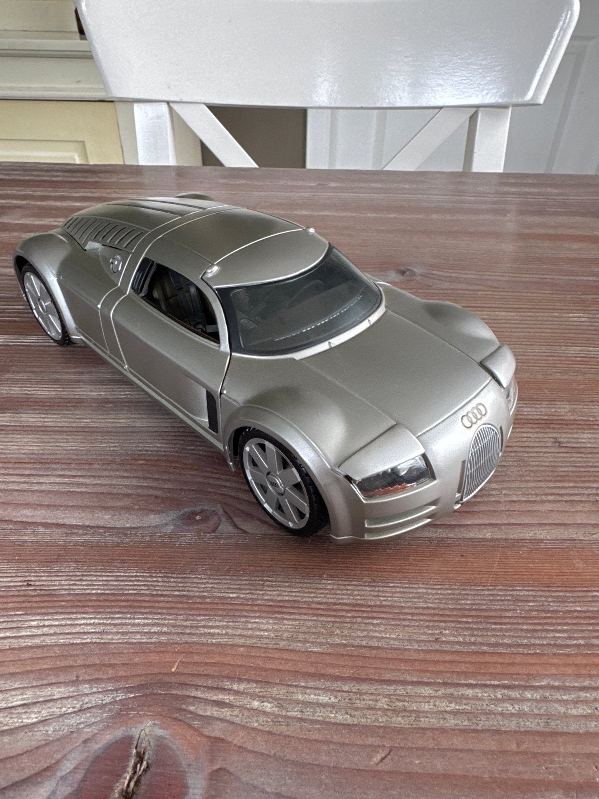Maisto Audi supersportwagen Rosemeyer 1:18, Ophalen of Verzenden, Zo goed als nieuw, Auto, Maisto