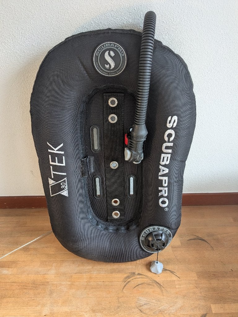 Scubapro X TEK 30 LBS wing, Watersport en Boten, Ophalen of Verzenden, Gebruikt, Trimvest of Wing