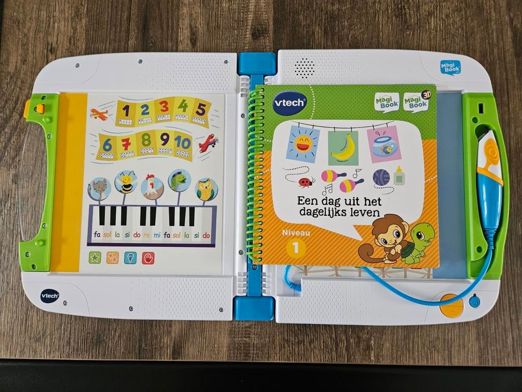 Vtech Magibook v2 met boekje Een dag uit het dagelijks leven, Ophalen of Verzenden