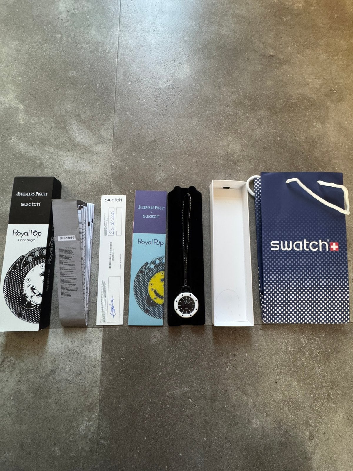Swatch x Audemars Piguet Royal Pop Ocho Negro – Full Set, Kunststof, Polshorloge, Swatch, Nieuw