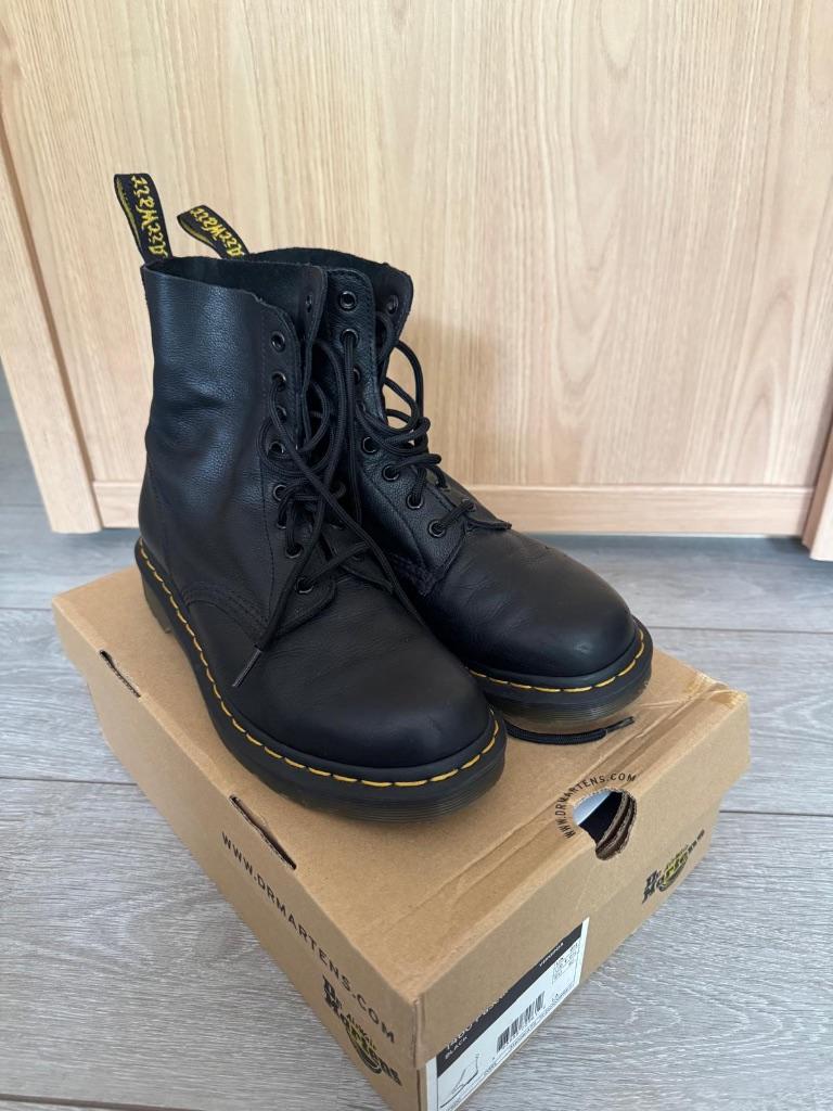 Dr. Martens Pascal Black Virginia mt.40, Zwart, Lage of Enkellaarzen, Ophalen of Verzenden, Dr. Martens
