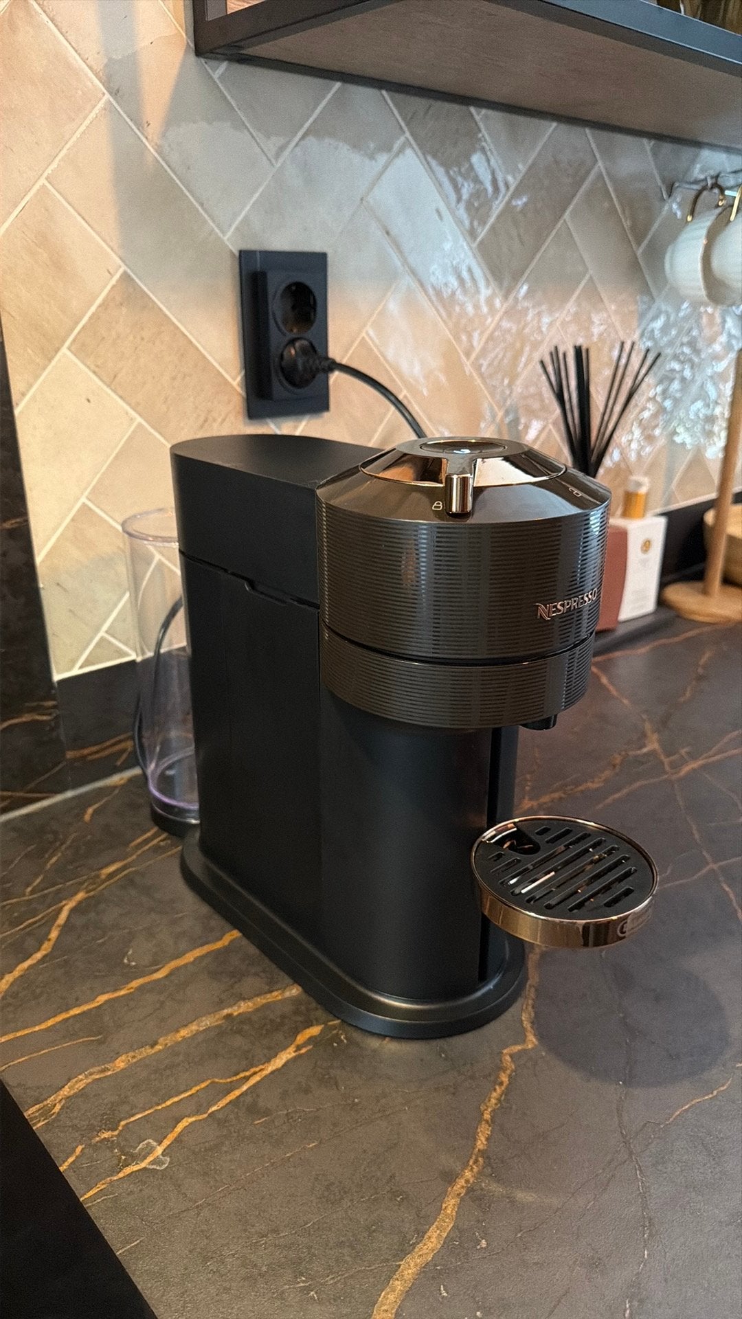 Nespresso Virtuo Koffiezetapparaat, Koffiemachine, Ophalen of Verzenden, Zo goed als nieuw, 4 tot 10 kopjes