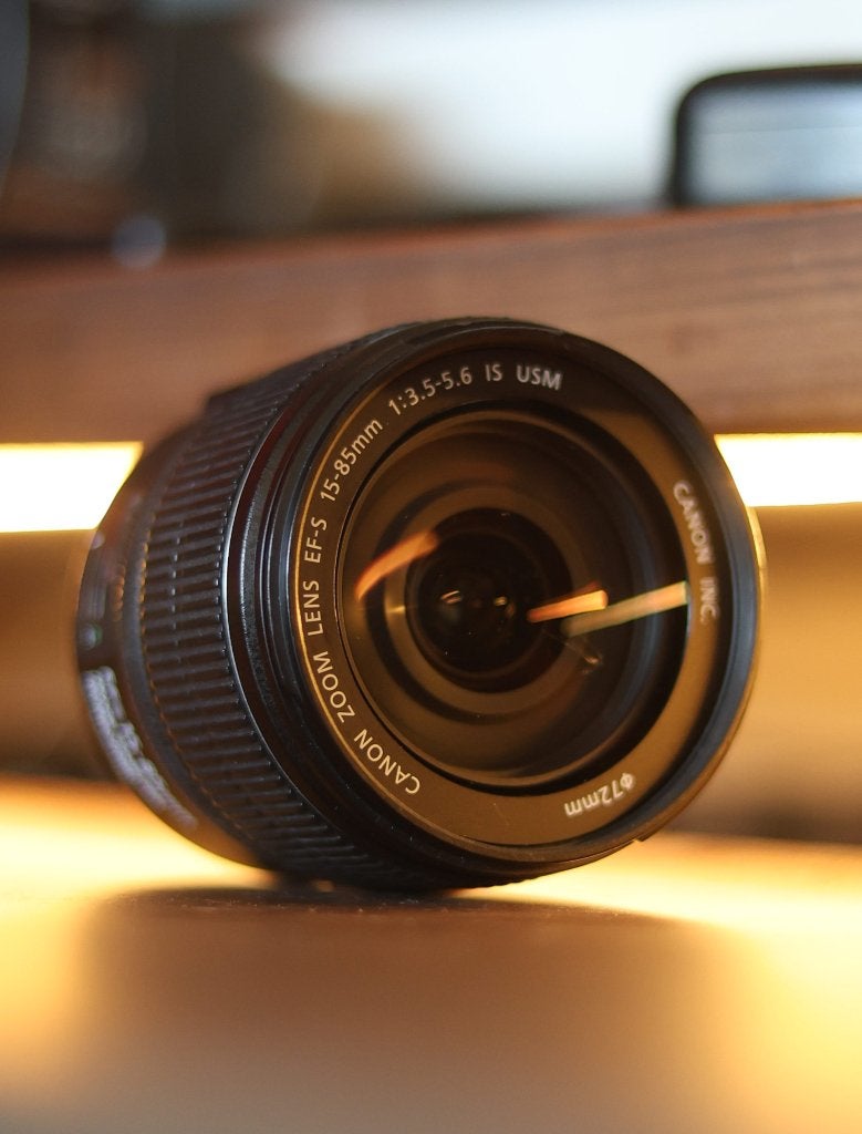 Canon ef-s 15-85 f3,5 - 5,6 is usm lens, Audio, Tv en Foto, Fotografie | Lenzen en Objectieven, Ophalen, Gebruikt, Canon, Handmatige focus